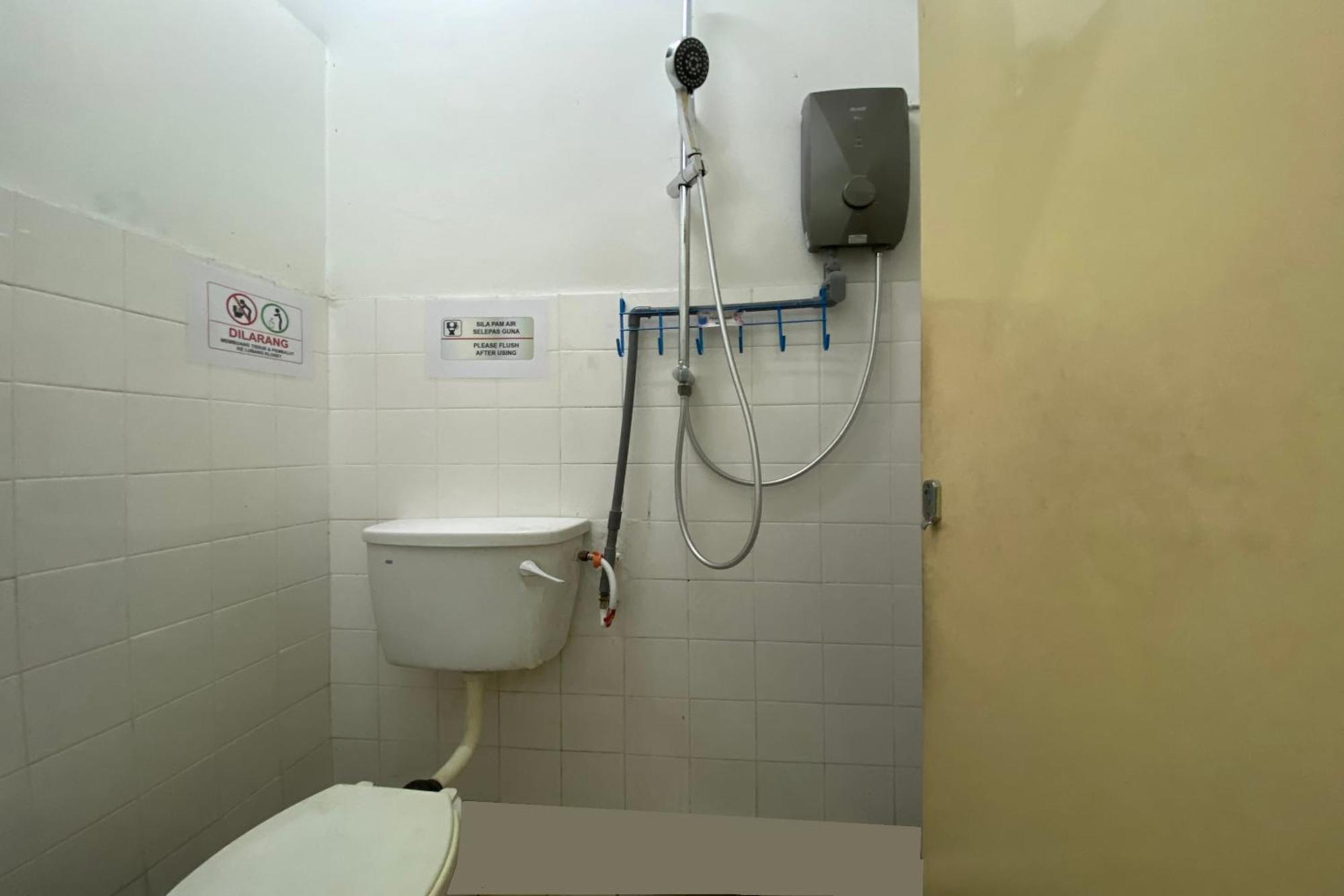 Oyo 90468 Syariah Asam Pedas 2*