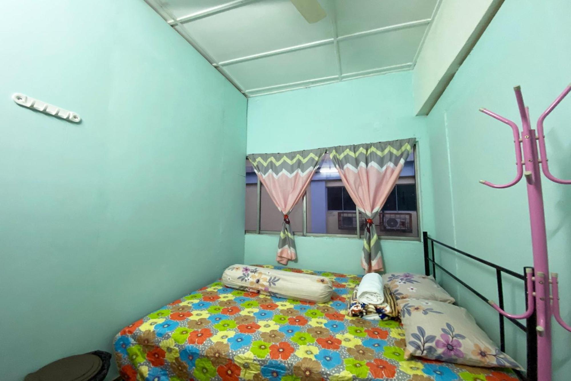 Oyo 90468 Syariah Asam Pedas Hotel 2*